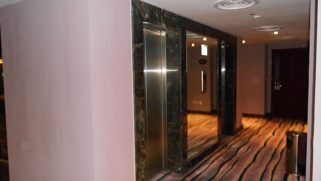 Grand Mayral Hotel El-Huber Dış mekan fotoğraf